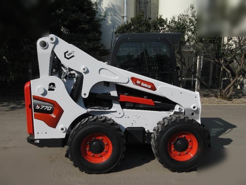 BOBCAT S770 - Мини-погрузчик с бортовым поворотом: фото 3 BOBCAT S770 - Мини-погрузчик с бортовым поворотом: фото 3
