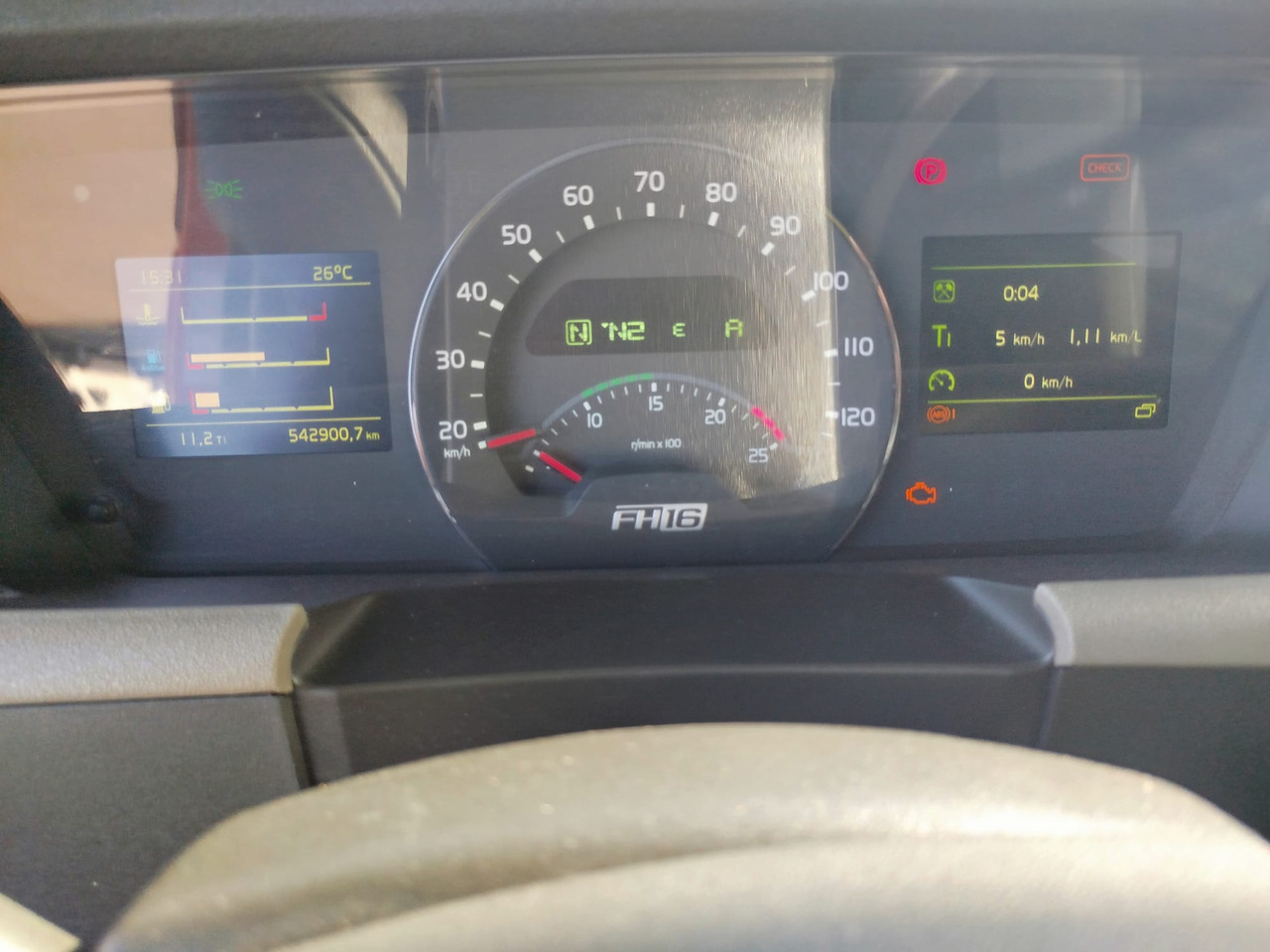 Грузовик бортовой/ Платформа VOLVO FH16 750: фото 30