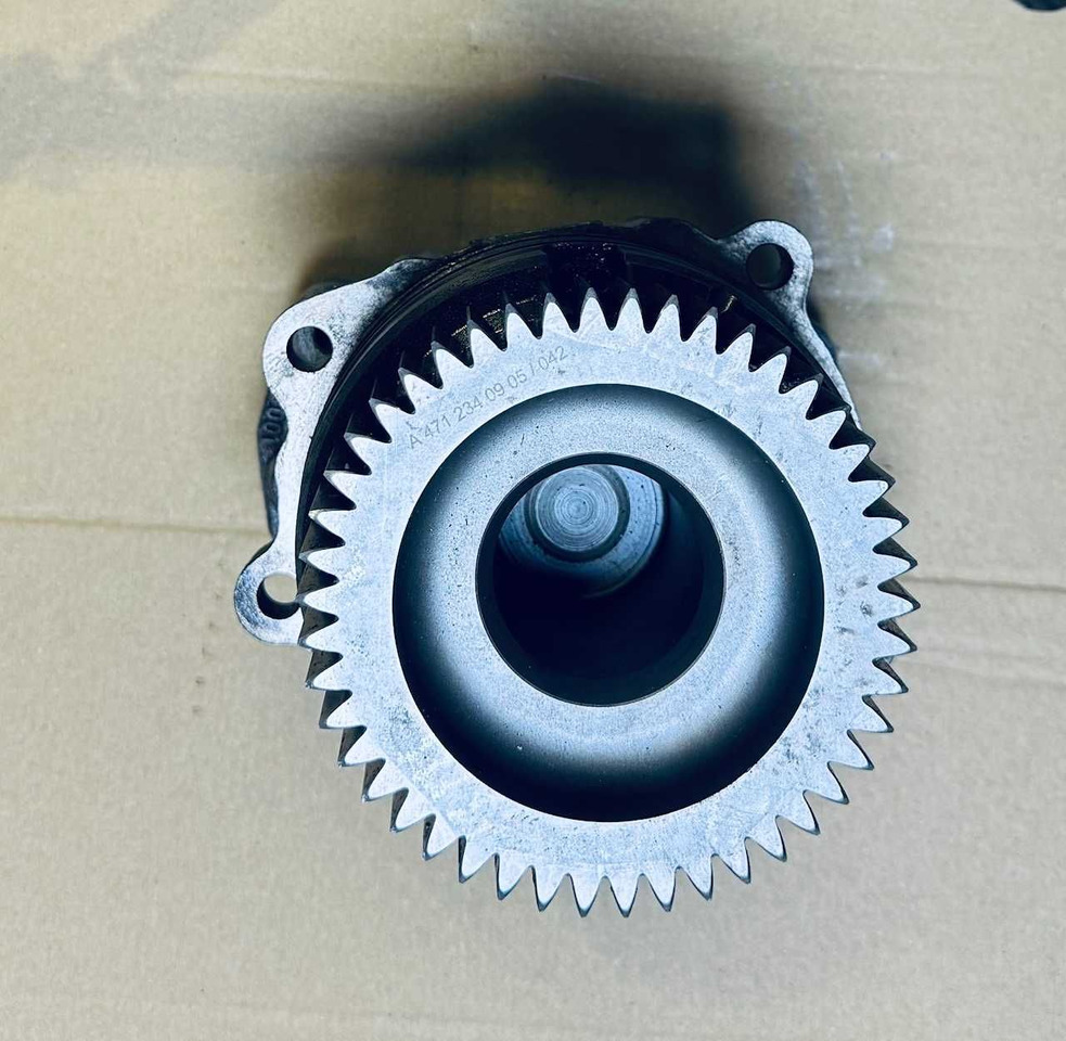 Mercedes PRZYSTAWKA odbioru mocy PTO pompy hydrauliki Setra Class 470 - Двигатель: фото 4 Mercedes PRZYSTAWKA odbioru mocy PTO pompy hydrauliki Setra Class 470 - Двигатель: фото 4