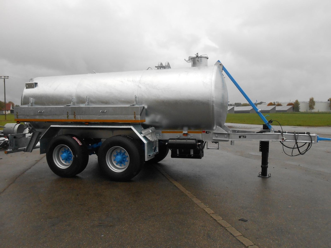 M-Vac 12000l / Wasserfass M-Vac 12000l (12m³) Wasserfass / Wassertank mit 80 km/h Zulassung - Прицеп-цистерна: фото 1 M-Vac 12000l / Wasserfass M-Vac 12000l (12m³) Wasserfass / Wassertank mit 80 km/h Zulassung - Прицеп-цистерна: фото 1