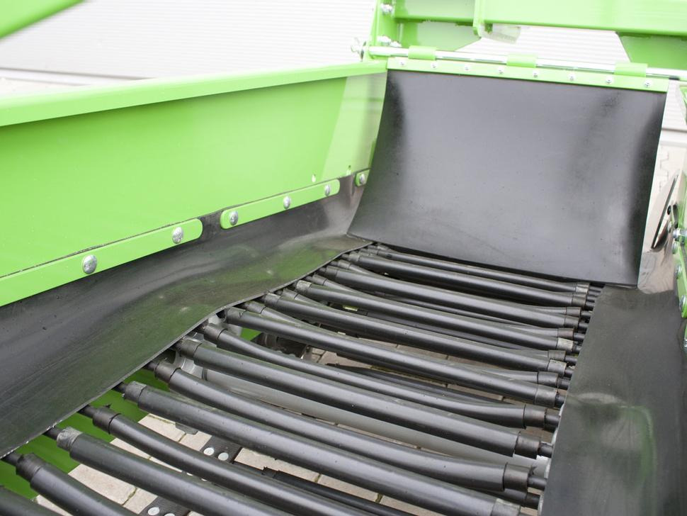 Новый Картофелеуборочный комбайн Bomet Siebkettenroder / Potato digger / Arracheuse de pomme de terre / Scavapatate / Однорядная картофельная копалка / Kopaczka do ziemniaków Z656: фото 8 Новый Картофелеуборочный комбайн Bomet Siebkettenroder / Potato digger / Arracheuse de pomme de terre / Scavapatate / Однорядная картофельная копалка / Kopaczka do ziemniaków Z656: фото 8