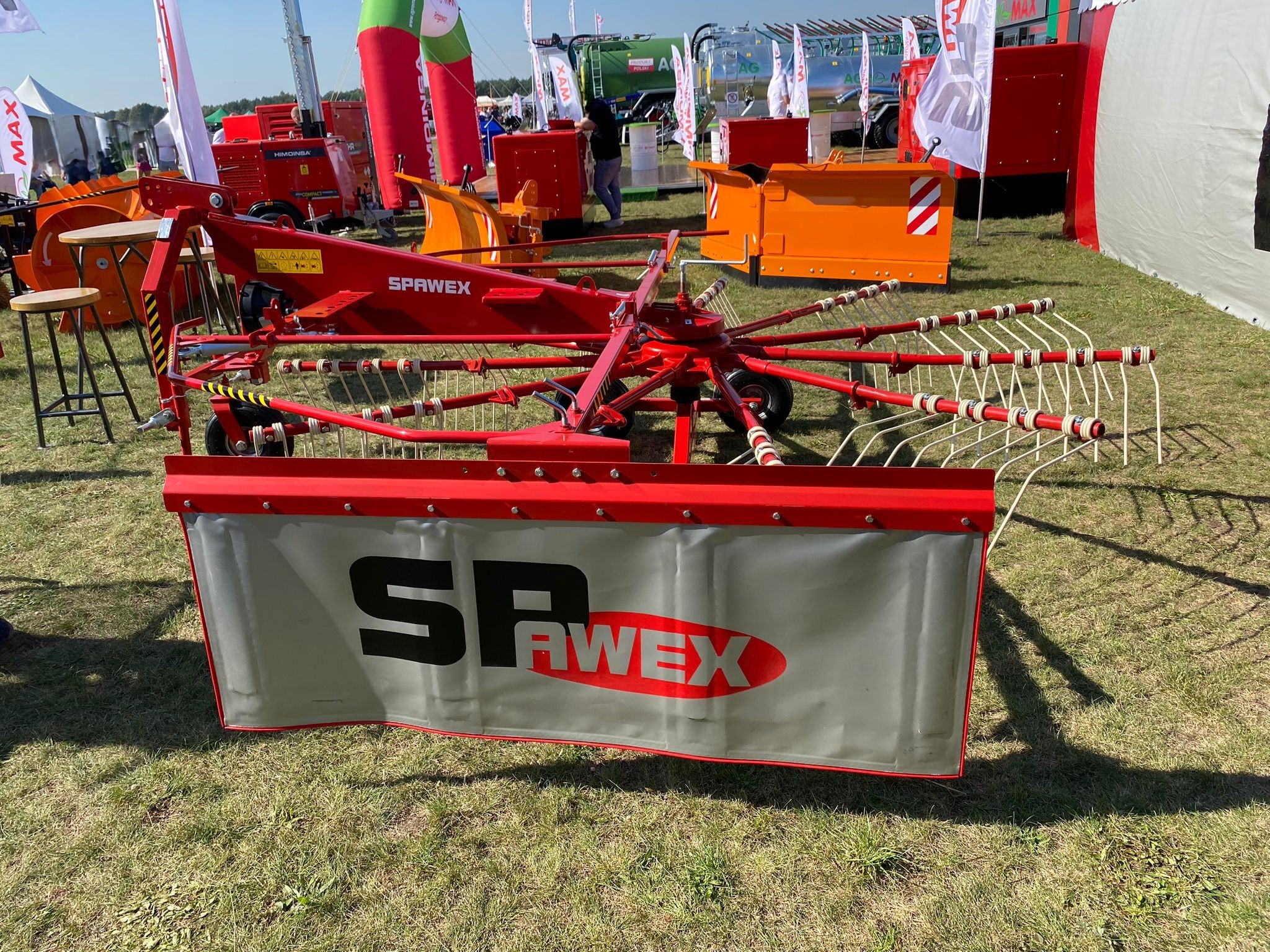 Spawex Kreiselschwader / Rake / Andaineur / Rastrillo / Rastrello / Zgrabiarka 4,5 m - Сеноворошилка: фото 4 Spawex Kreiselschwader / Rake / Andaineur / Rastrillo / Rastrello / Zgrabiarka 4,5 m - Сеноворошилка: фото 4