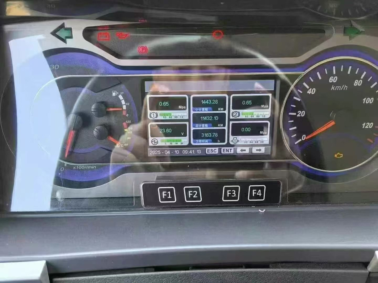 SANY STC1000T7 - Мобильный кран: фото 2 SANY STC1000T7 - Мобильный кран: фото 2