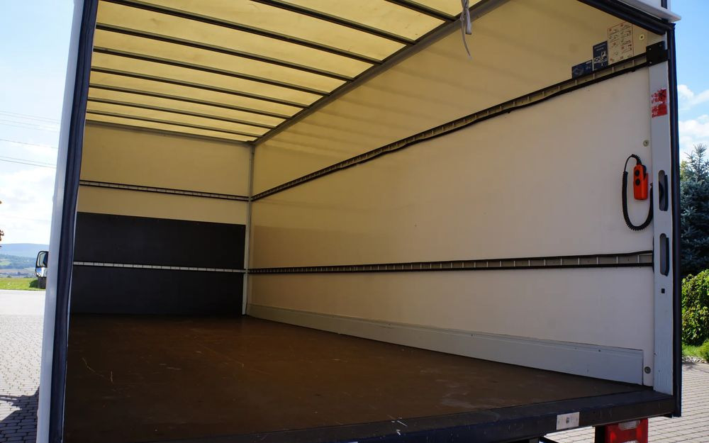 Грузовик с закрытым кузовом Iveco DAILY 72c18 Automat HI-MATIC Kontener 6 m 74 tys km STAN NOWY: фото 13 Грузовик с закрытым кузовом Iveco DAILY 72c18 Automat HI-MATIC Kontener 6 m 74 tys km STAN NOWY: фото 13