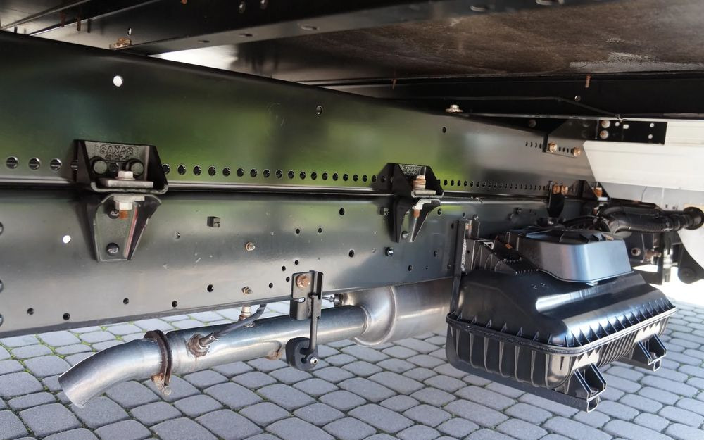 Грузовик с закрытым кузовом Iveco DAILY 72c18 Automat HI-MATIC Kontener 6 m 74 tys km STAN NOWY: фото 8 Грузовик с закрытым кузовом Iveco DAILY 72c18 Automat HI-MATIC Kontener 6 m 74 tys km STAN NOWY: фото 8