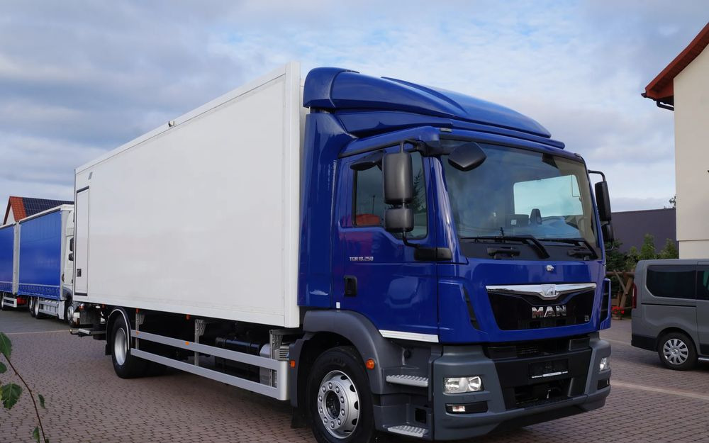 MAN TGM 18.250 EURO 6 CHŁODNIA KONTENER 7.50 m 199 TYS KM - Рефрижератор: фото 2 MAN TGM 18.250 EURO 6 CHŁODNIA KONTENER 7.50 m 199 TYS KM - Рефрижератор: фото 2