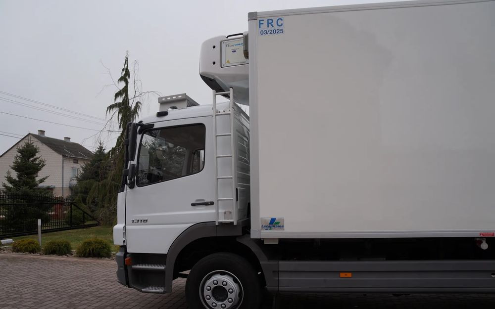 Mercedes-Benz ATEGO 1318 EURO 5 132 TYS KM CHŁODNIA CARRIER 750 WINDA - Рефрижератор: фото 3 Mercedes-Benz ATEGO 1318 EURO 5 132 TYS KM CHŁODNIA CARRIER 750 WINDA - Рефрижератор: фото 3