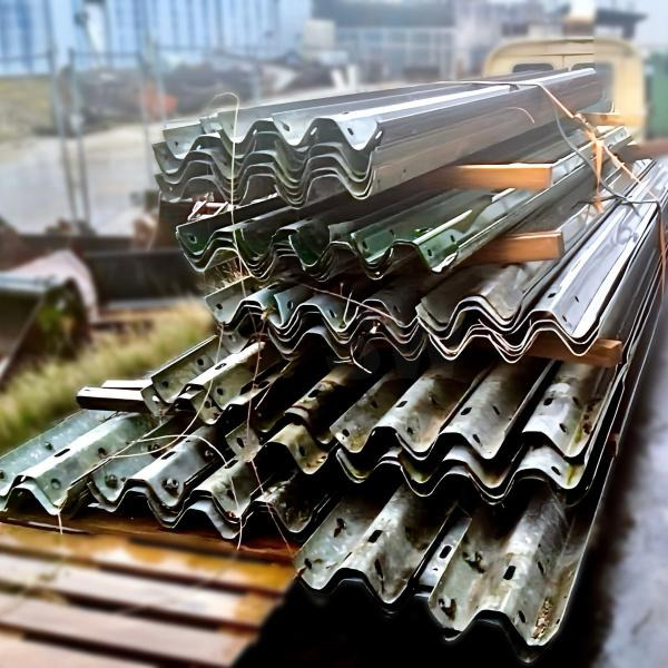 Glissières de sécurité d'occasion - Строительное оборудование: фото 2 Glissières de sécurité d'occasion - Строительное оборудование: фото 2