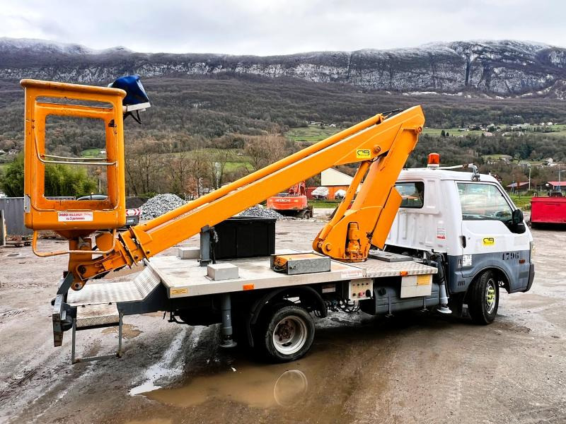 Mazda Bongo Fourgon Nacelle 14,5m - Подъёмник, Фургон: фото 5 Mazda Bongo Fourgon Nacelle 14,5m - Подъёмник, Фургон: фото 5