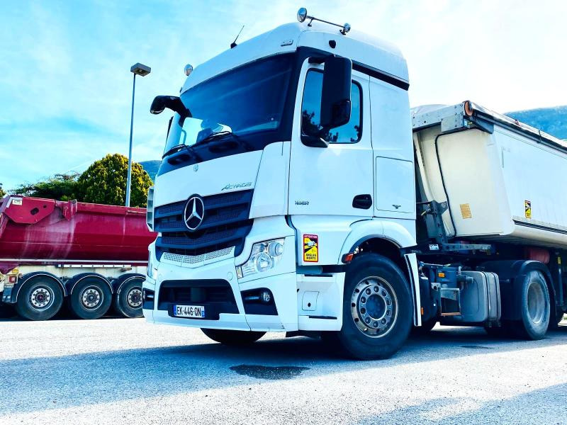 MERCEDES Tracteur routier ACTROS 1851 4X2 avec KIT HYDRAULIQUE - Тягач: фото 1 MERCEDES Tracteur routier ACTROS 1851 4X2 avec KIT HYDRAULIQUE - Тягач: фото 1