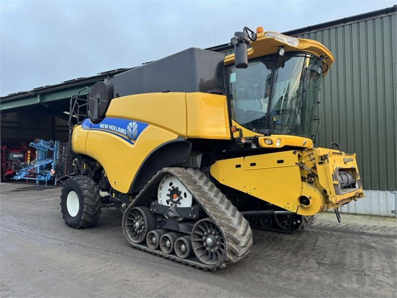 New Holland CR9080 c/w 30ft Varifeed Header - Навесное оборудование для комбайна: фото 3 New Holland CR9080 c/w 30ft Varifeed Header - Навесное оборудование для комбайна: фото 3