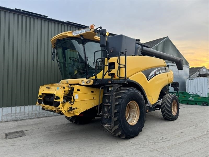 New Holland CR960 c/w 24ft Header **Video Below** - Навесное оборудование для комбайна: фото 3 New Holland CR960 c/w 24ft Header **Video Below** - Навесное оборудование для комбайна: фото 3