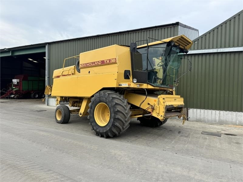 New Holland TX 36 - Навесное оборудование для комбайна: фото 1 New Holland TX 36 - Навесное оборудование для комбайна: фото 1
