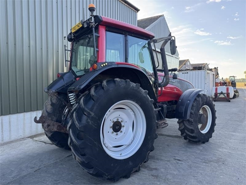 Valtra T151 Tractor - Трактор: фото 2 Valtra T151 Tractor - Трактор: фото 2