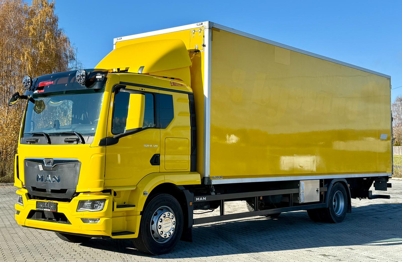 MAN 18.320 / IZOTERMA / GRZANA / WINDA / 20 EUROPALET / AUTOMAT / 170 TYŚ KM / 2021 R / SYPIALKA / CAŁY NA PODUSZKACH / SPROWADZONY / JAK NOWY - Изотермический грузовик: фото 2 MAN 18.320 / IZOTERMA / GRZANA / WINDA / 20 EUROPALET / AUTOMAT / 170 TYŚ KM / 2021 R / SYPIALKA / CAŁY NA PODUSZKACH / SPROWADZONY / JAK NOWY - Изотермический грузовик: фото 2