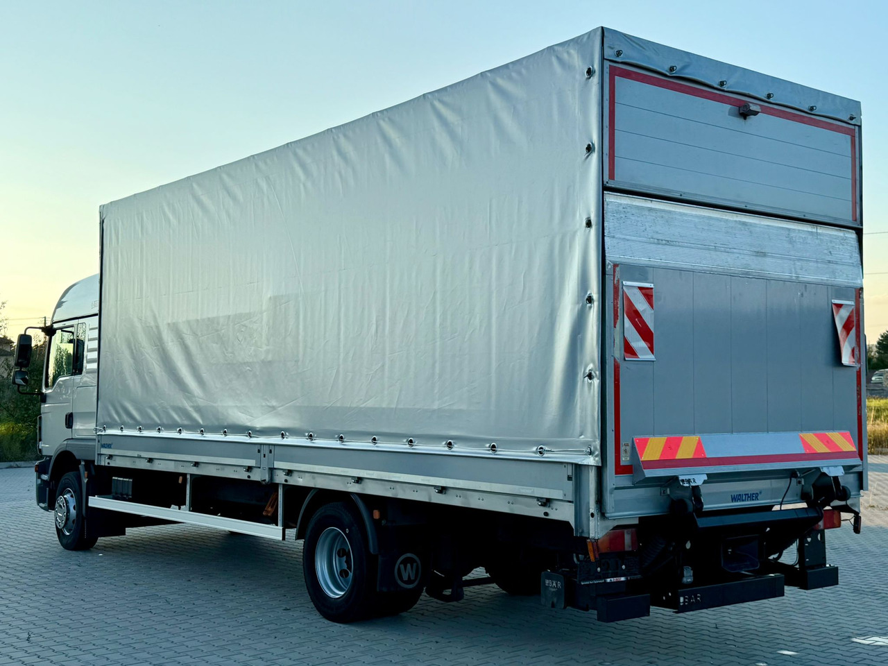 MAN TGM 12.250 / TGL / BURTO - FIRANKA / WINDA / 18 PALET / AUTOMAT - Тентованный грузовик: фото 5 MAN TGM 12.250 / TGL / BURTO - FIRANKA / WINDA / 18 PALET / AUTOMAT - Тентованный грузовик: фото 5