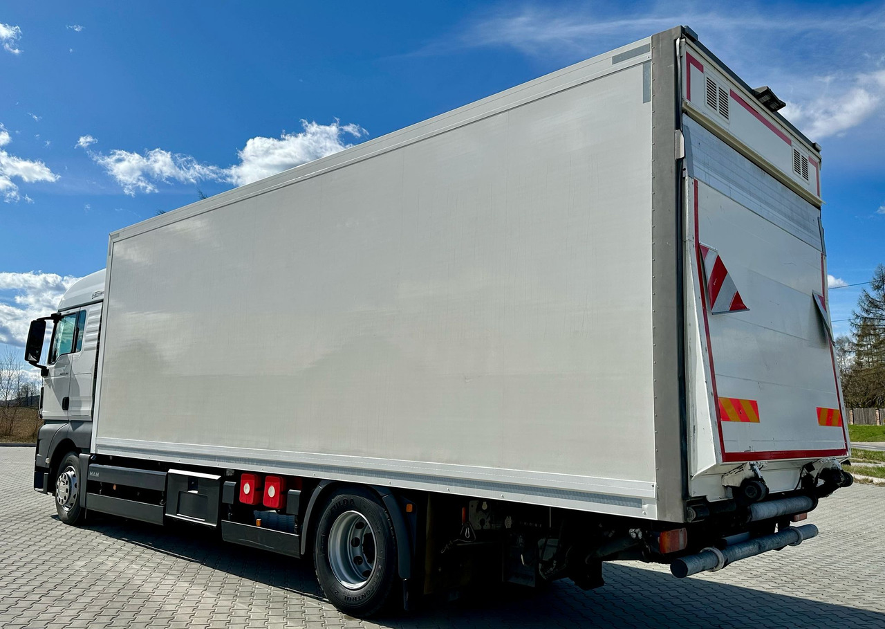 MAN TGX 18.360 / CHŁODNIA / WINDA / AUTOMAT / 19 EUROPALET / THERMO KING / SYPIALKA / SPROWADZONY - Рефрижератор: фото 3 MAN TGX 18.360 / CHŁODNIA / WINDA / AUTOMAT / 19 EUROPALET / THERMO KING / SYPIALKA / SPROWADZONY - Рефрижератор: фото 3