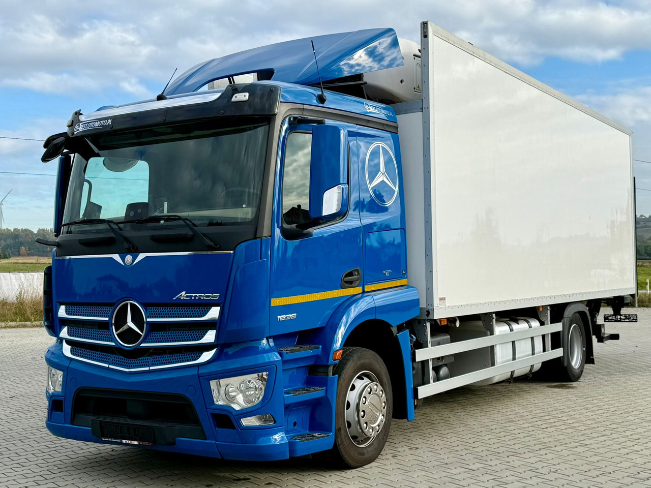 MERCEDES-BENZ ACTROS 1836 / CHŁODNIA / WINDA / 18 PALET / SILNIK 10677 cm3 / CARRIER / SYPIALKA / AUTOMAT / 2018 ROK - Рефрижератор: фото 2 MERCEDES-BENZ ACTROS 1836 / CHŁODNIA / WINDA / 18 PALET / SILNIK 10677 cm3 / CARRIER / SYPIALKA / AUTOMAT / 2018 ROK - Рефрижератор: фото 2