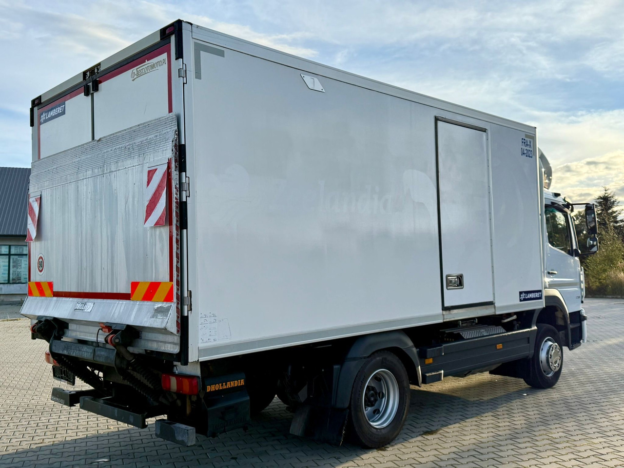 MERCEDES-BENZ ATEGO 1218 / CHŁODNIA / IZOTERMA / WINDA / 5.10 M DŁUGOŚCI / LAMBERET / AUTOMAT / 2017 ROK / 410 TYŚ KM - Рефрижератор: фото 3 MERCEDES-BENZ ATEGO 1218 / CHŁODNIA / IZOTERMA / WINDA / 5.10 M DŁUGOŚCI / LAMBERET / AUTOMAT / 2017 ROK / 410 TYŚ KM - Рефрижератор: фото 3