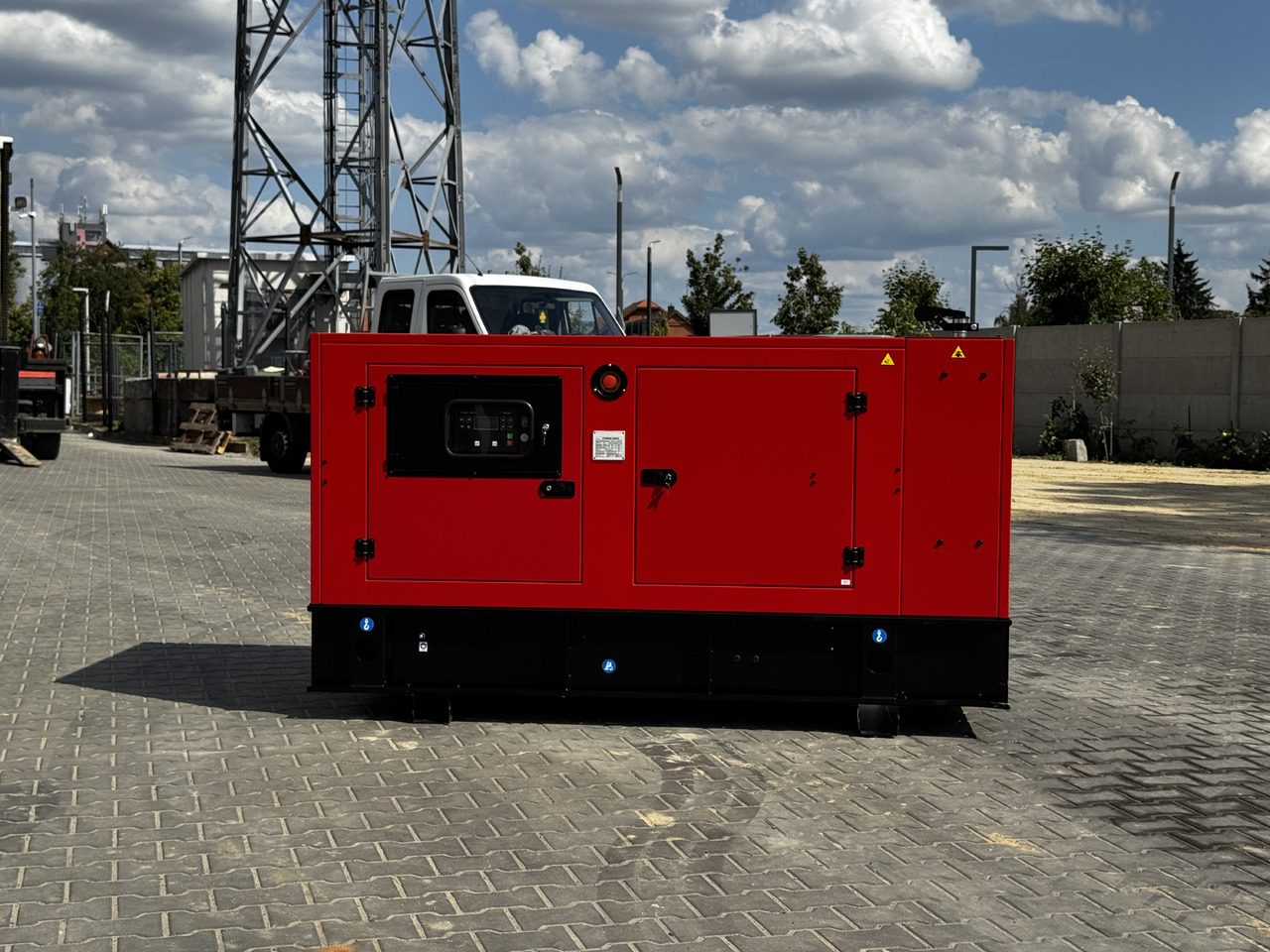 PERKINS 60 kVA / 48 kW - Электрогенератор: фото 1 PERKINS 60 kVA / 48 kW - Электрогенератор: фото 1