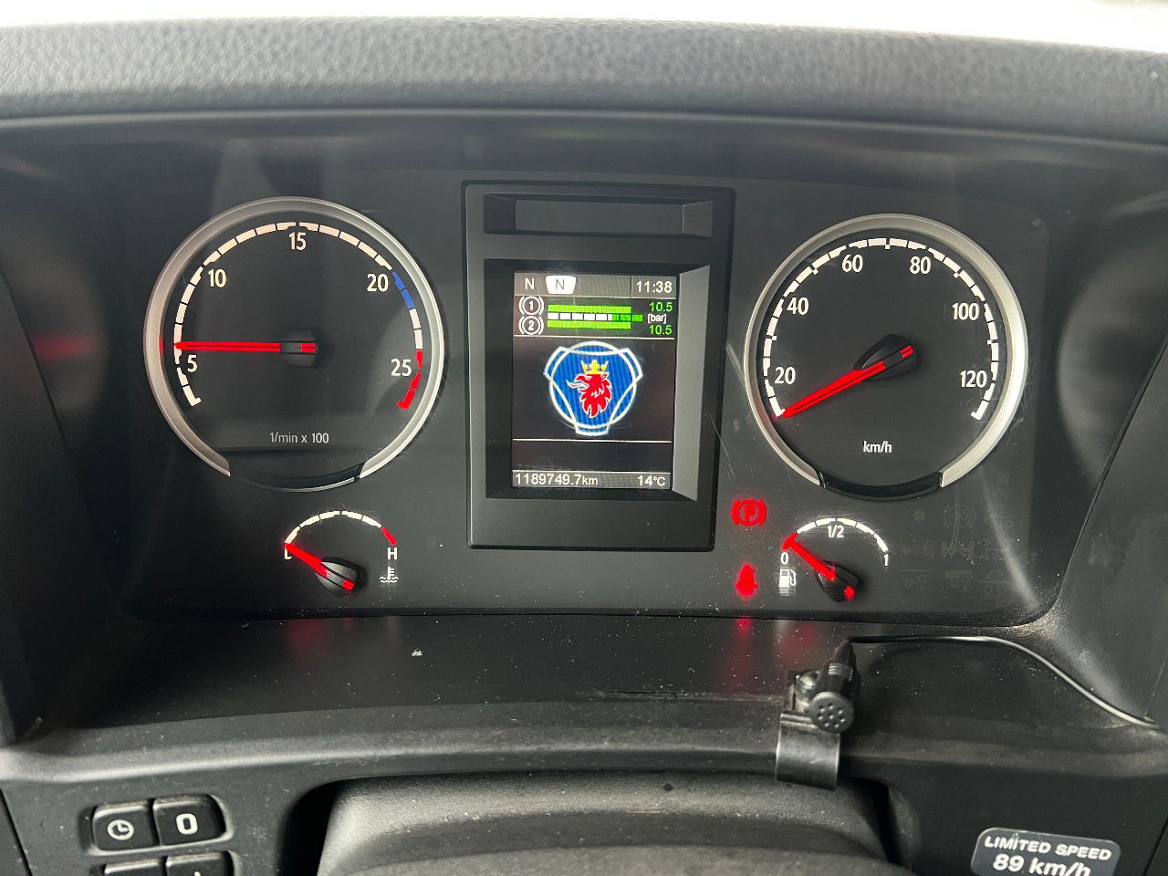 Тягач Scania R410 Topline, Euro 6: фото 13 Тягач Scania R410 Topline, Euro 6: фото 13