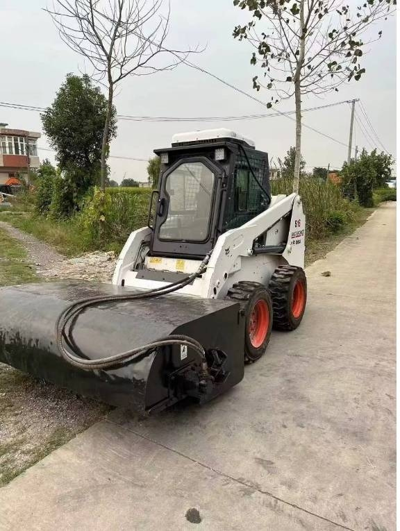 Bobcat S 16 - Мини-погрузчик с бортовым поворотом: фото 1 Bobcat S 16 - Мини-погрузчик с бортовым поворотом: фото 1