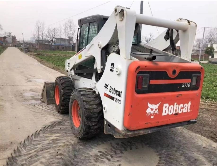 Bobcat S 770 - Мини-погрузчик с бортовым поворотом: фото 3 Bobcat S 770 - Мини-погрузчик с бортовым поворотом: фото 3