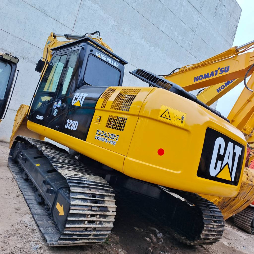 CAT 323 D - Гусеничный экскаватор: фото 3 CAT 323 D - Гусеничный экскаватор: фото 3