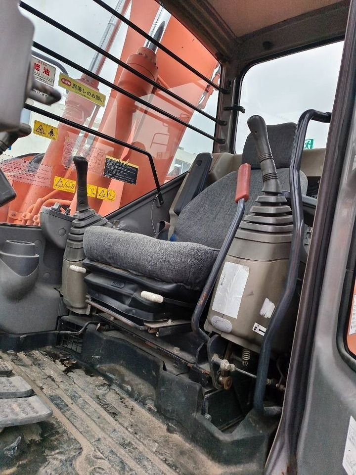 Hitachi ZX 135 US - Гусеничный экскаватор: фото 4 Hitachi ZX 135 US - Гусеничный экскаватор: фото 4