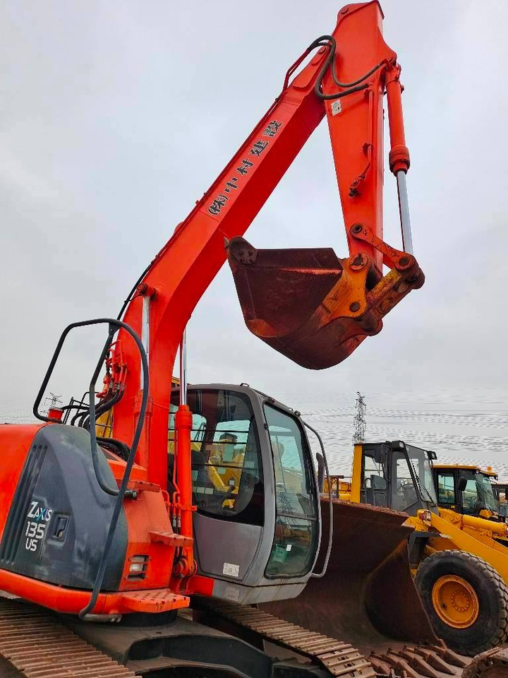 Hitachi ZX 135 US - Гусеничный экскаватор: фото 3 Hitachi ZX 135 US - Гусеничный экскаватор: фото 3