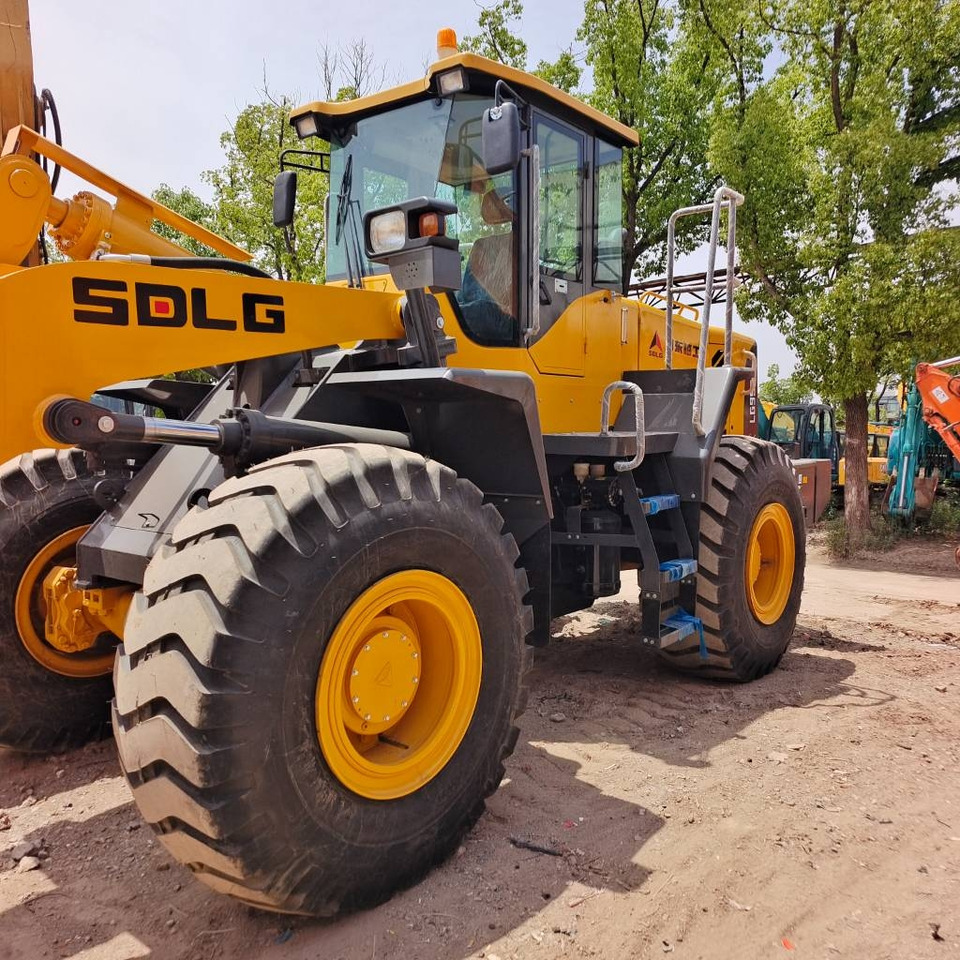 Колёсный погрузчик SDLG LG 956: фото 1