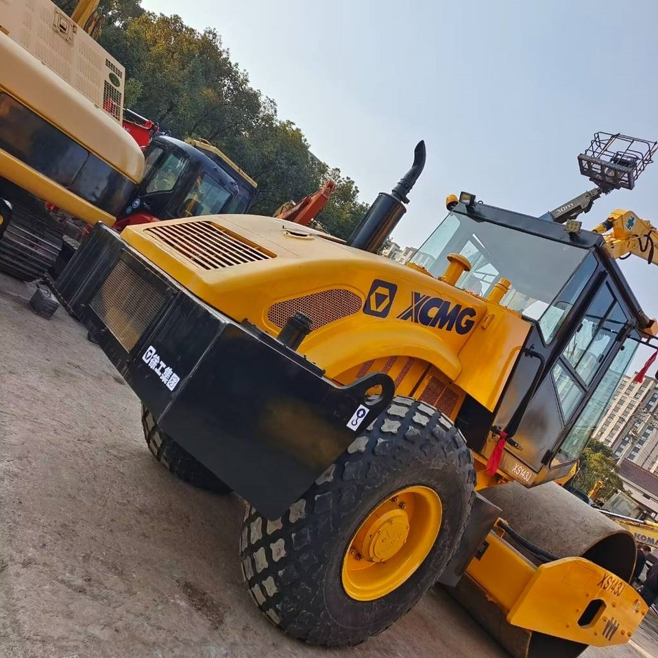 XCMG XS 143J - Компактор: фото 4 XCMG XS 143J - Компактор: фото 4