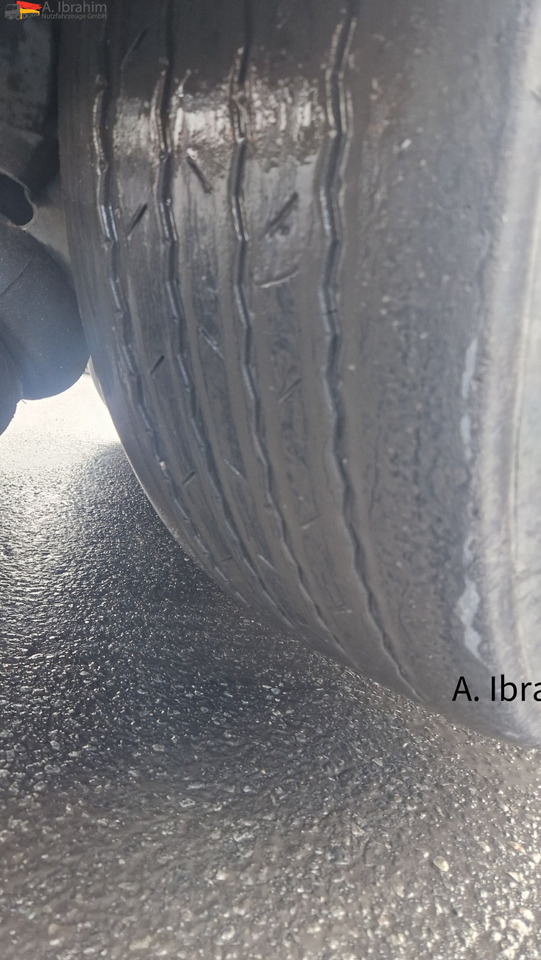 Schmitz SW 24 Schubboden, Liftachse,Ersatzradhalterung Kabelfernbedienung, Trichter - Полуприцеп с подвижным полом: фото 5 Schmitz SW 24 Schubboden, Liftachse,Ersatzradhalterung Kabelfernbedienung, Trichter - Полуприцеп с подвижным полом: фото 5