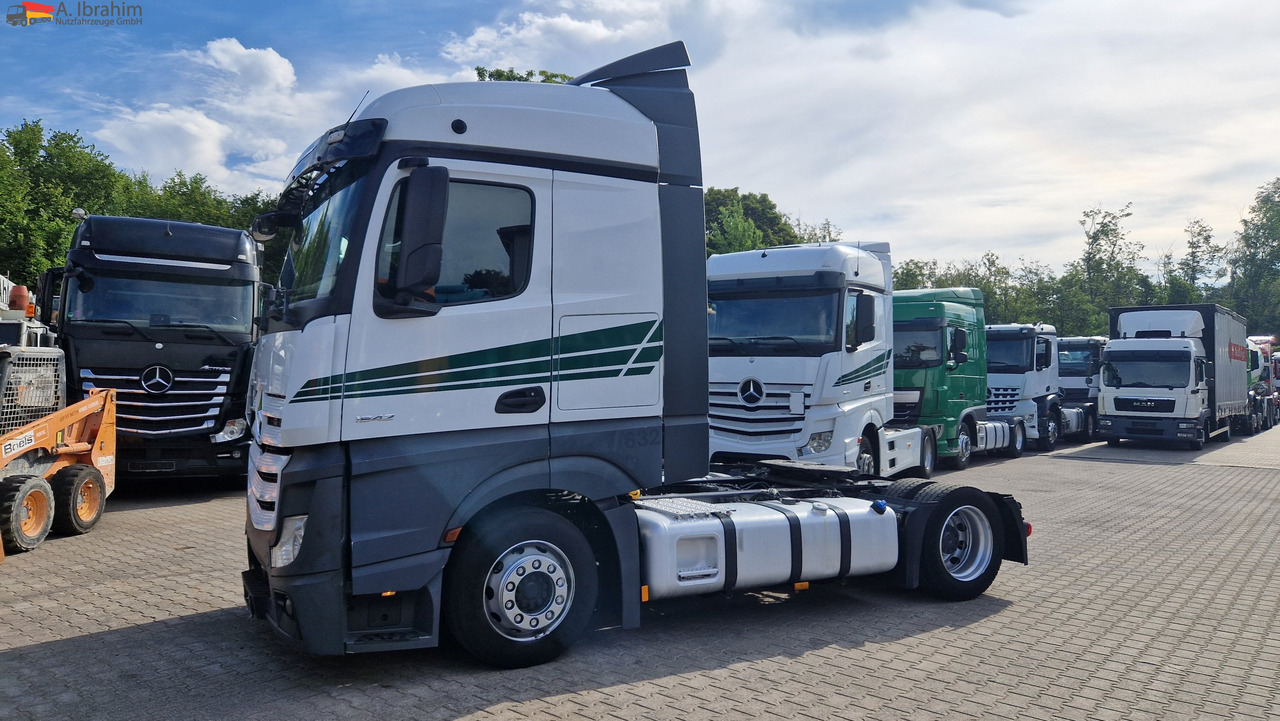 Mercedes-Benz 1842 sehr sauber, deutsches Fahrzeug Retarder, Klima - Тягач: фото 1 Mercedes-Benz 1842 sehr sauber, deutsches Fahrzeug Retarder, Klima - Тягач: фото 1