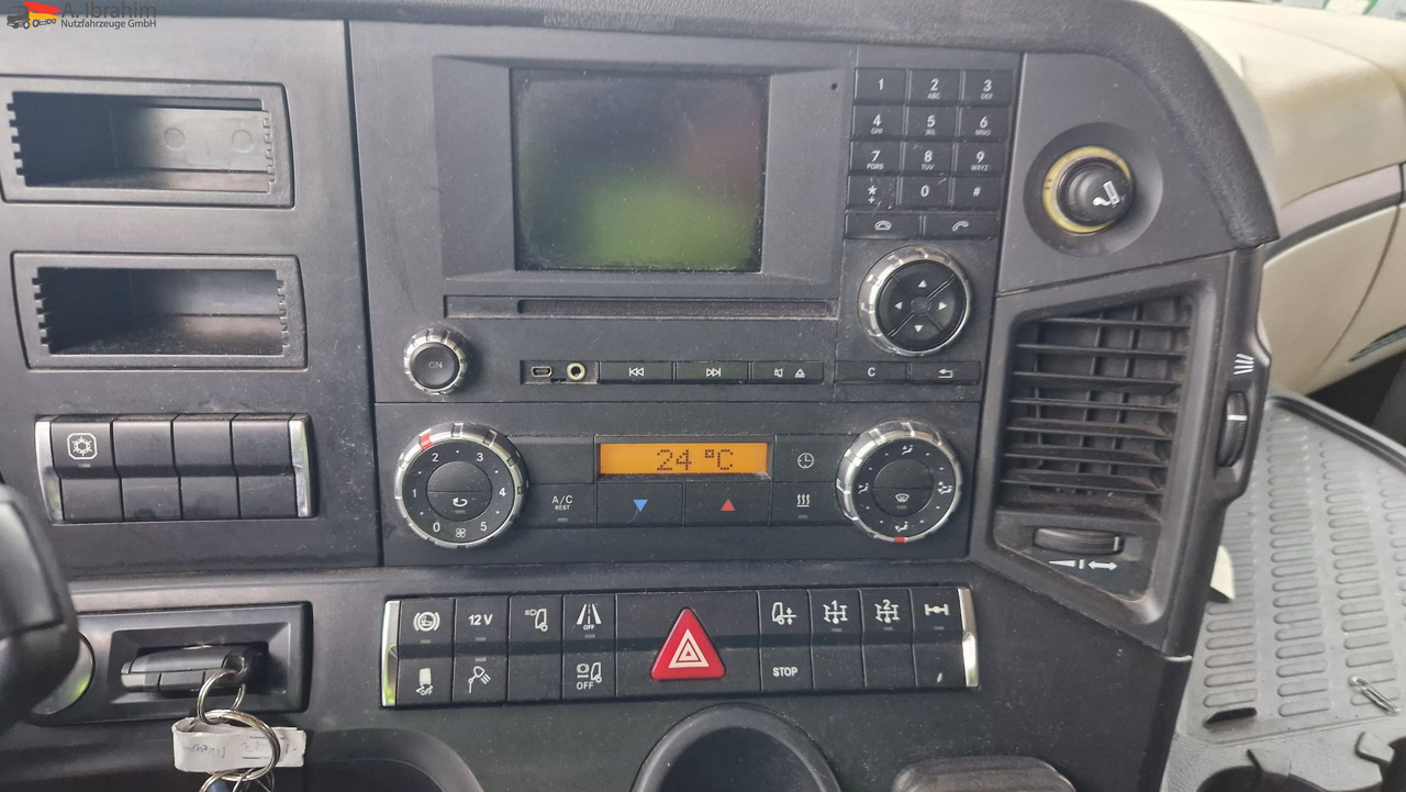 Mercedes-Benz 1843 Topzustand einsatzbereit, Motor nur 150 tkm - Тягач: фото 3 Mercedes-Benz 1843 Topzustand einsatzbereit, Motor nur 150 tkm - Тягач: фото 3