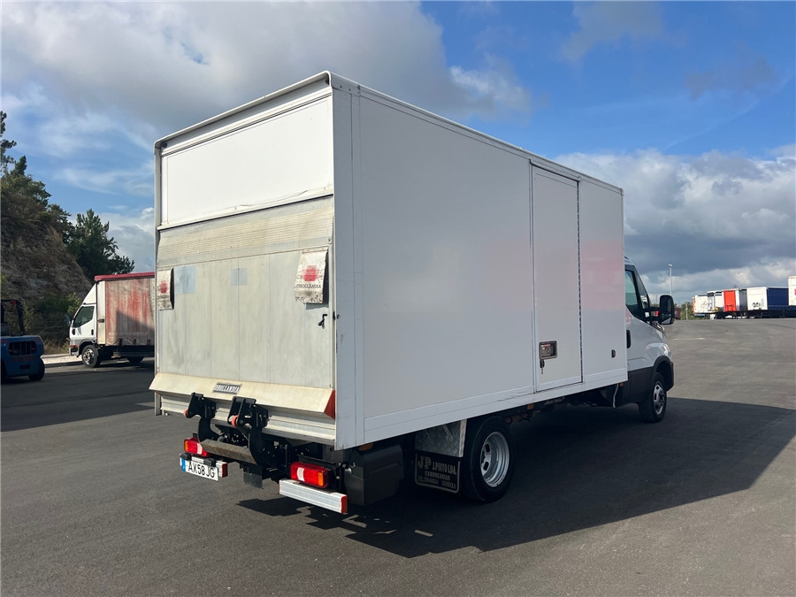 Iveco 35C16HA8 - Фургон с закрытым кузовом: фото 4 Iveco 35C16HA8 - Фургон с закрытым кузовом: фото 4