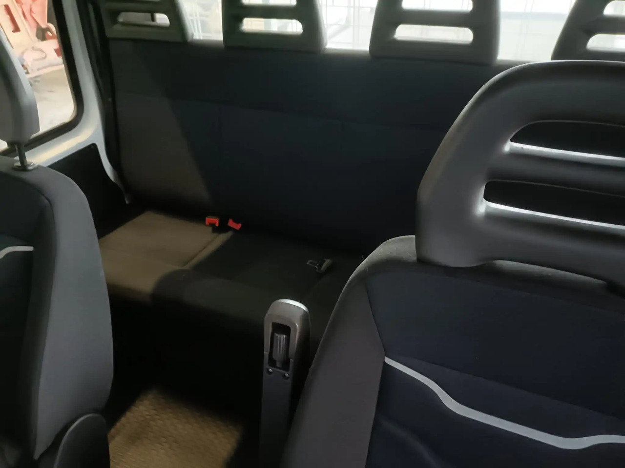 Малотоннажный самосвал IVECO DAILY 35C14 DOPPIA CABINA RIBALTABILE 2.3: фото 15 Малотоннажный самосвал IVECO DAILY 35C14 DOPPIA CABINA RIBALTABILE 2.3: фото 15