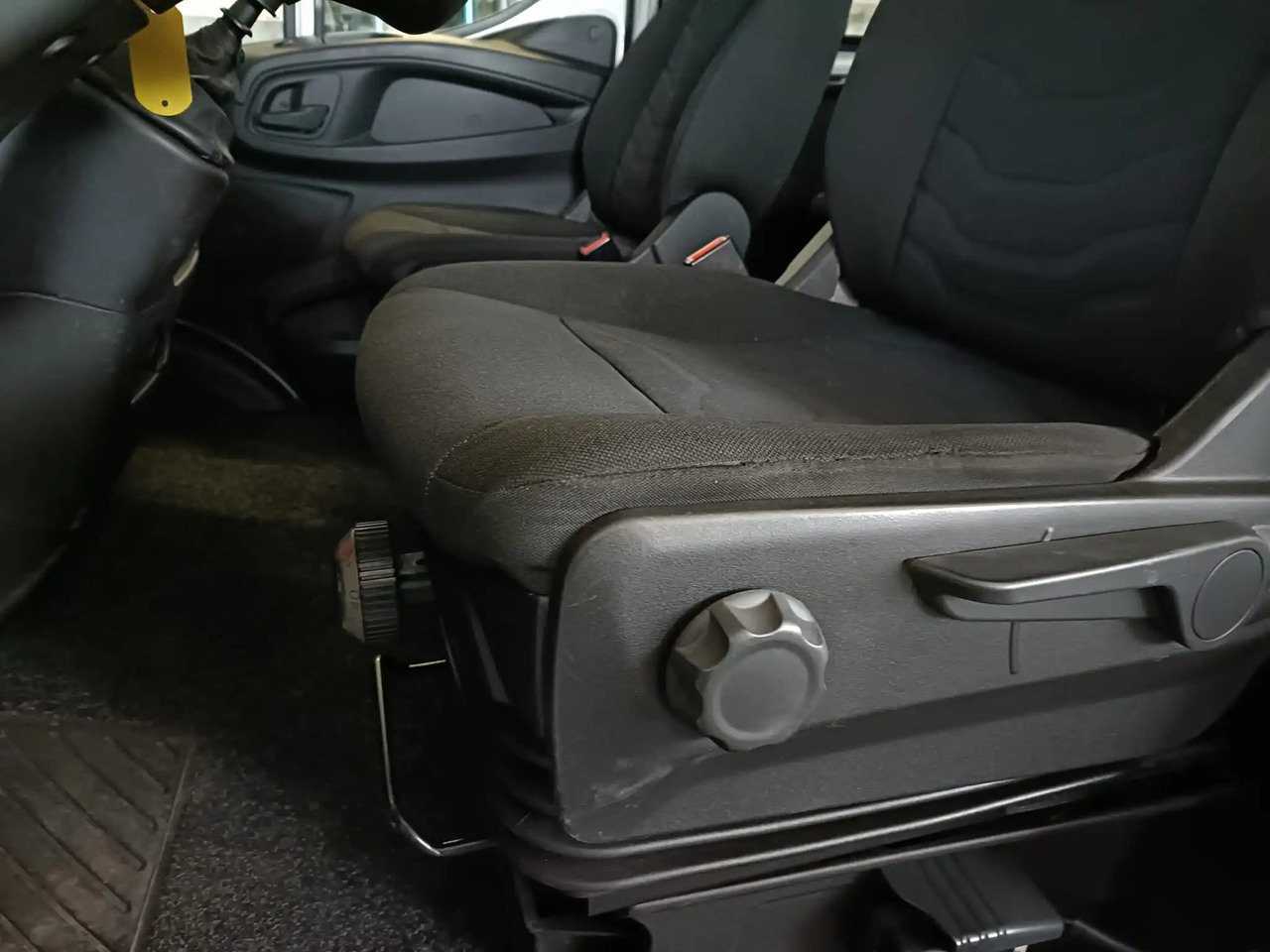 Малотоннажный самосвал IVECO DAILY 35C14 DOPPIA CABINA RIBALTABILE 2.3: фото 16 Малотоннажный самосвал IVECO DAILY 35C14 DOPPIA CABINA RIBALTABILE 2.3: фото 16