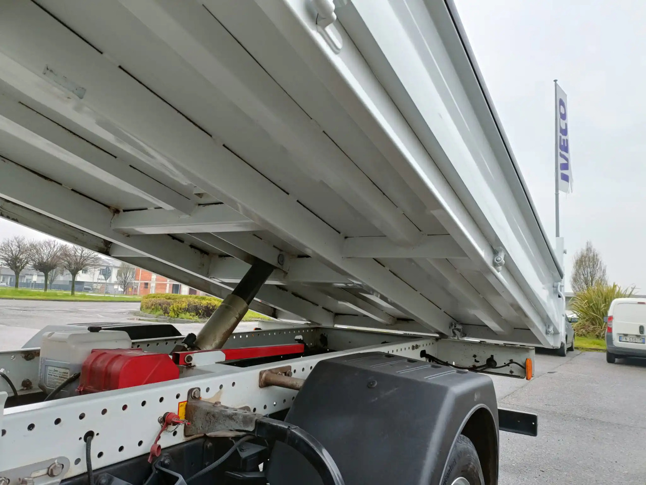 Малотоннажный самосвал IVECO DAILY 35C14 DOPPIA CABINA RIBALTABILE 2.3: фото 8 Малотоннажный самосвал IVECO DAILY 35C14 DOPPIA CABINA RIBALTABILE 2.3: фото 8