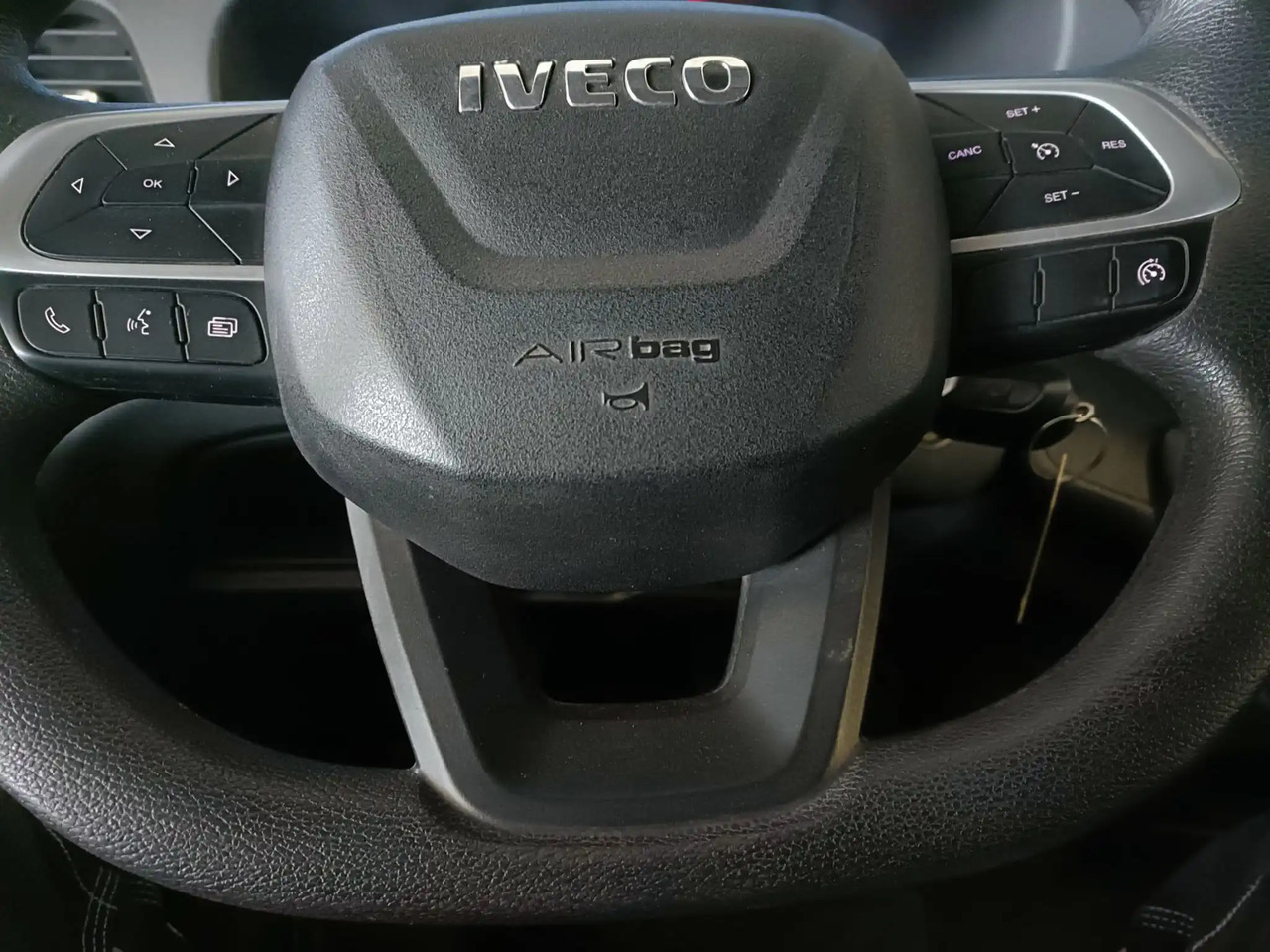 Малотоннажный самосвал IVECO DAILY 35C14 DOPPIA CABINA RIBALTABILE 2.3: фото 14 Малотоннажный самосвал IVECO DAILY 35C14 DOPPIA CABINA RIBALTABILE 2.3: фото 14