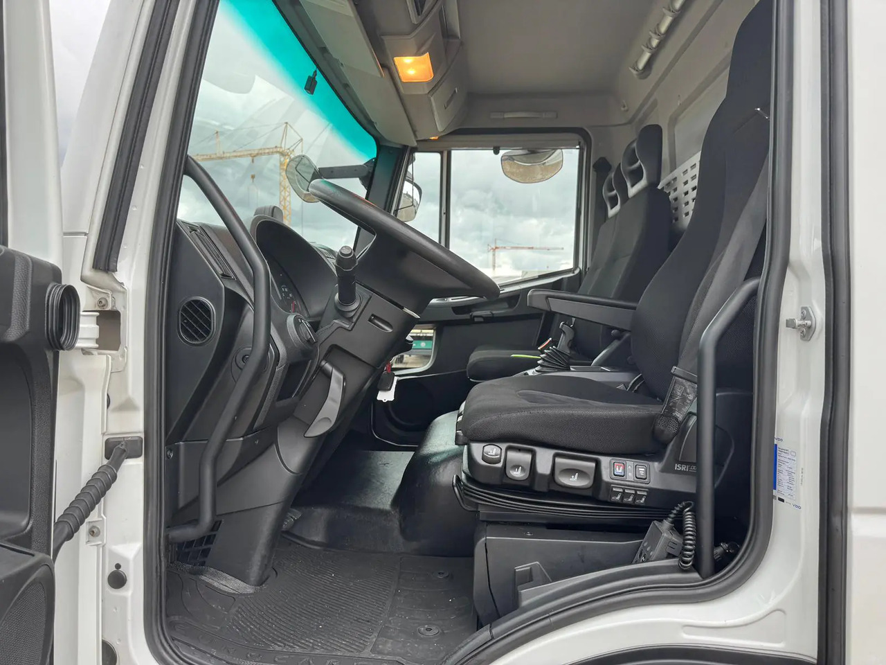 Грузовик с закрытым кузовом IVECO EUROCARGO 75E19P: фото 6