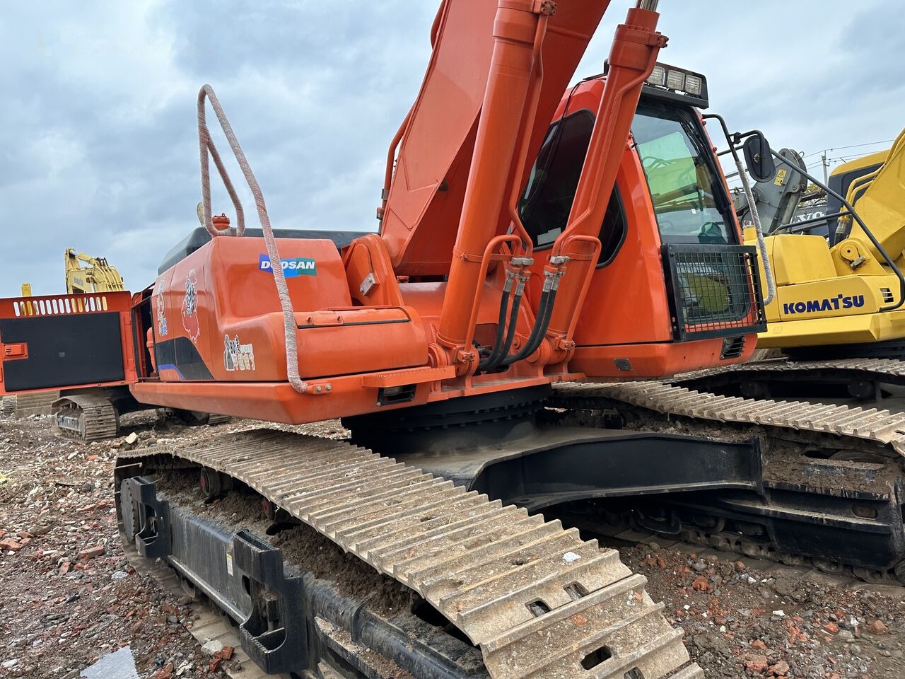 Doosan DH420 - Гусеничный экскаватор: фото 3 Doosan DH420 - Гусеничный экскаватор: фото 3