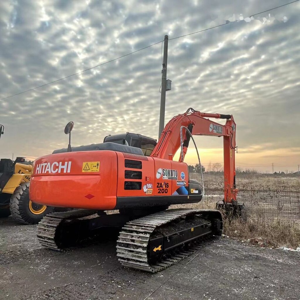 Hitachi ZX200-3 - Гусеничный экскаватор: фото 2 Hitachi ZX200-3 - Гусеничный экскаватор: фото 2