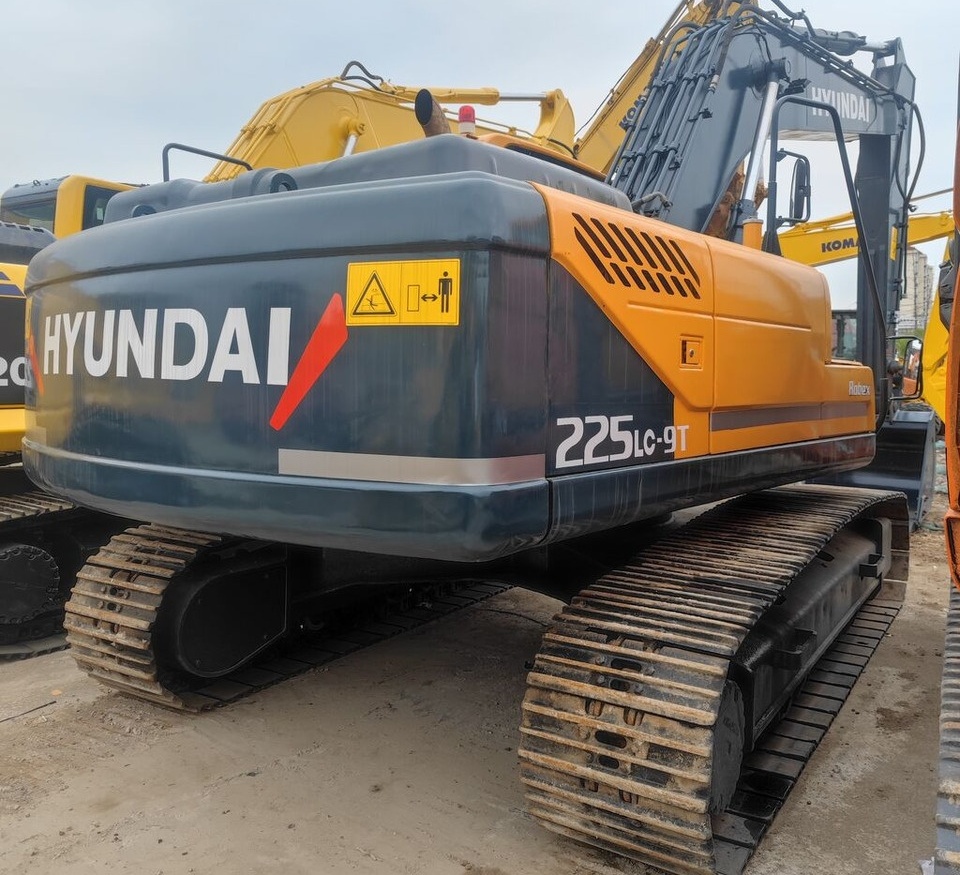 Hyundai R225-9T - Гусеничный экскаватор: фото 1 Hyundai R225-9T - Гусеничный экскаватор: фото 1