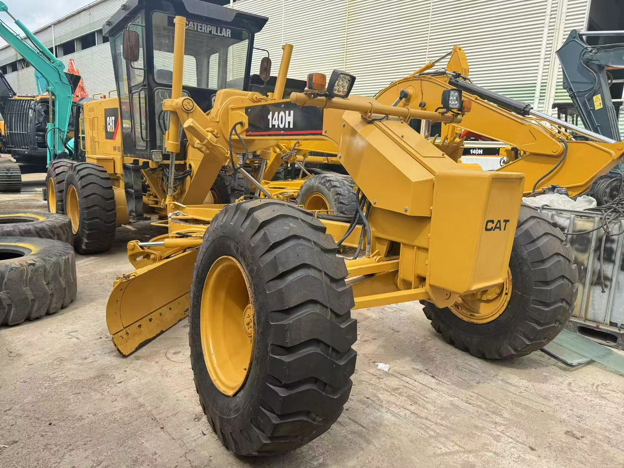 CATERPILLAR 140H - Грейдер: фото 3 CATERPILLAR 140H - Грейдер: фото 3