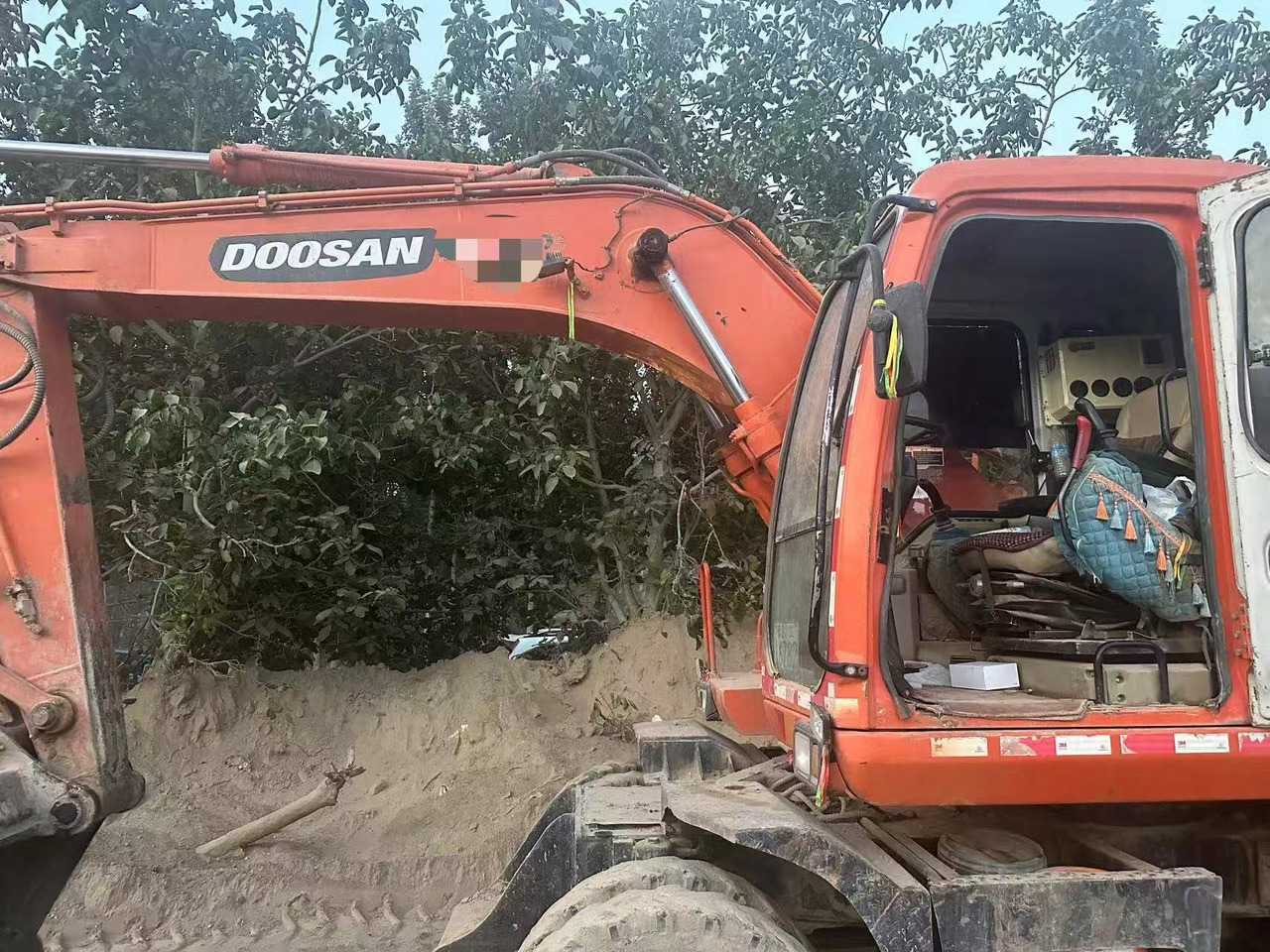 DOOSAN DH150W-7 - Колёсный экскаватор: фото 3 DOOSAN DH150W-7 - Колёсный экскаватор: фото 3