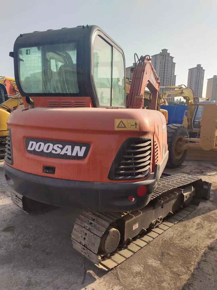 DOOSAN DX60 - Мини-экскаватор: фото 3 DOOSAN DX60 - Мини-экскаватор: фото 3