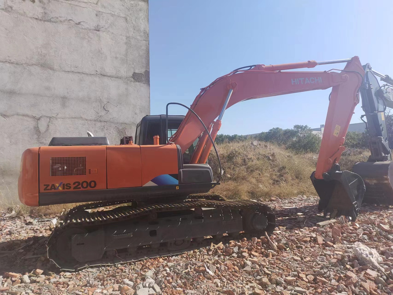 HITACHI ZX200 - Гусеничный экскаватор: фото 1 HITACHI ZX200 - Гусеничный экскаватор: фото 1