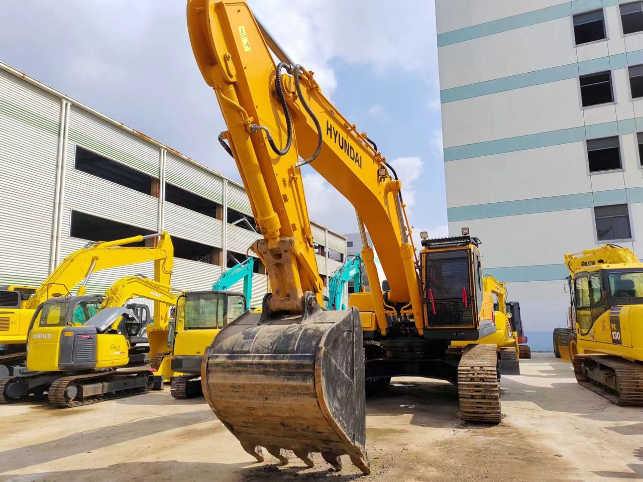 HYUNDAI R385LC-9T R305 R220 - Гусеничный экскаватор: фото 2 HYUNDAI R385LC-9T R305 R220 - Гусеничный экскаватор: фото 2