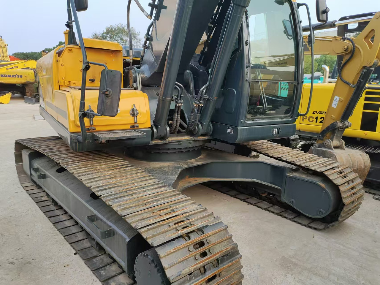 Hyundai R220LC-9T - Гусеничный экскаватор: фото 2 Hyundai R220LC-9T - Гусеничный экскаватор: фото 2